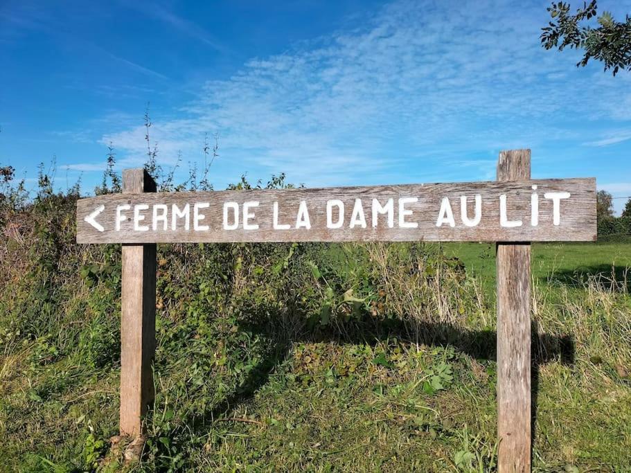 Gite La Dame Au Lit Gite A La Ferme Momignies Exterior photo